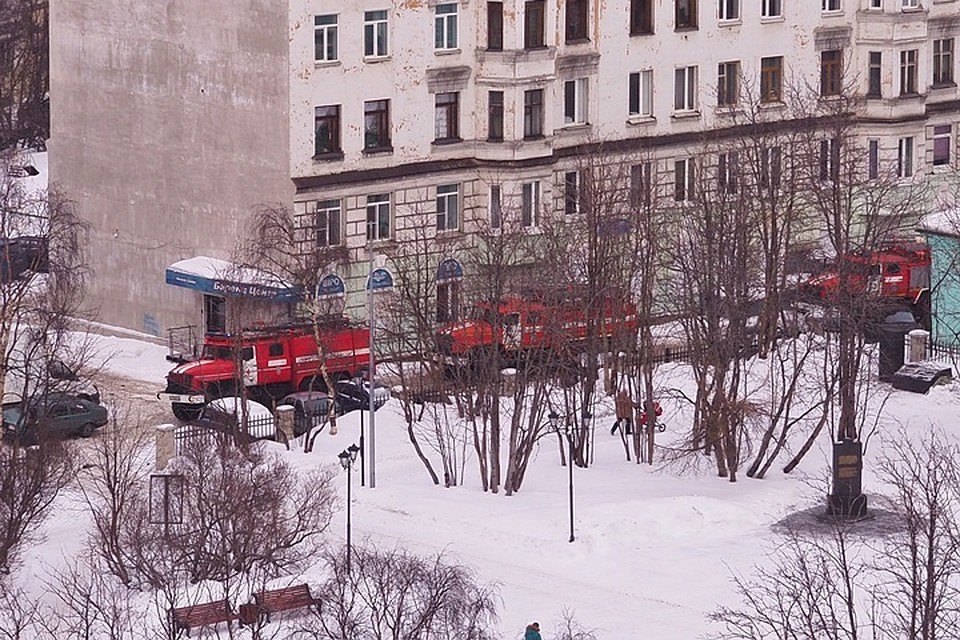 В Мурманске проводятся пожарные учения.