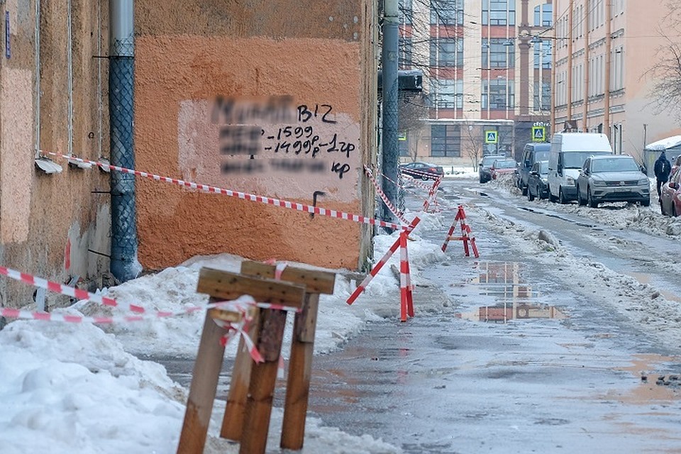 Петербуржцы смогут пожаловаться в прокуратуру на трафаретную рекламу наркотиков.