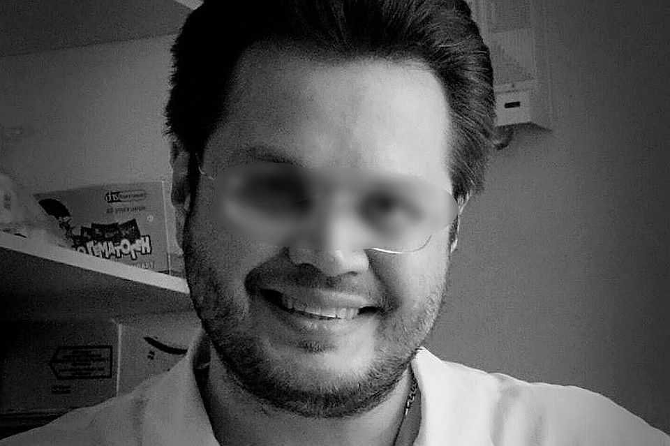 20 лет назад Борис расчленил одноклассника и выпил его кровь. Теперь он стал врачом.