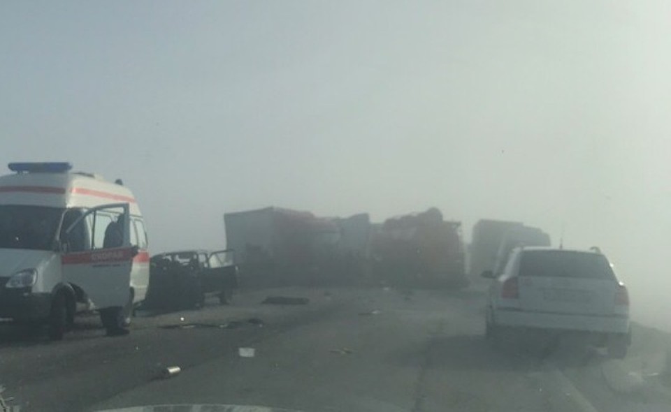 В двойном ДТП под Тюменью виноват туман. Фото подписчика группы ЧС "Тюмень" в соцсети ВКонтакте