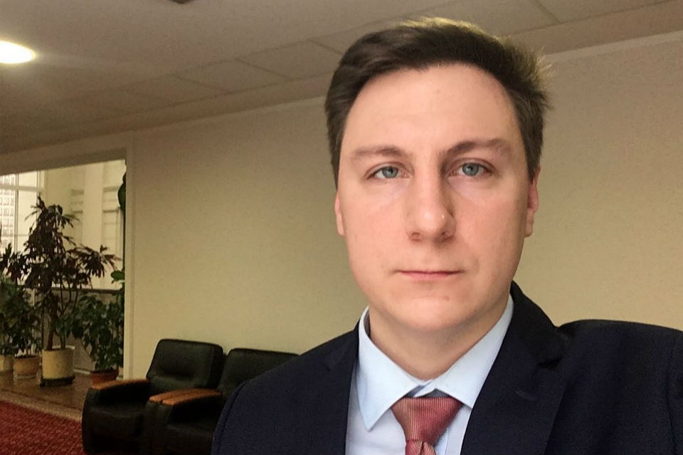 Александр Передрук заявил, что в квартире его родители следователи провели обыски.