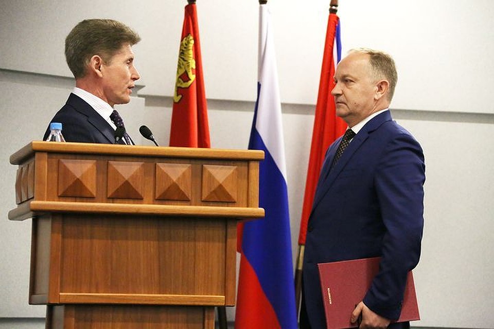 Губернатор Приморья поздравляет нового мэра Владивостока