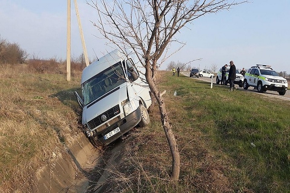 В результате ДТП пострадали три человека. Фото: deschide.md