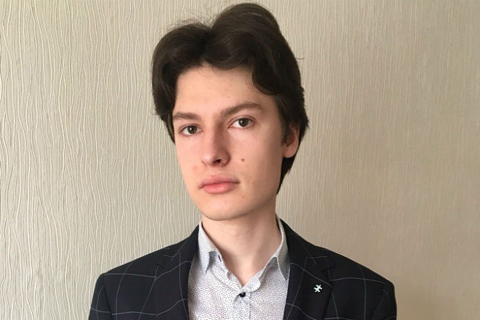 В любой вуз без вне конкурса: школьник из Братска - абсолютный победитель Всероссийской олимпиады по обществознанию. Фото: личный архив Артема Сафьянникова.
