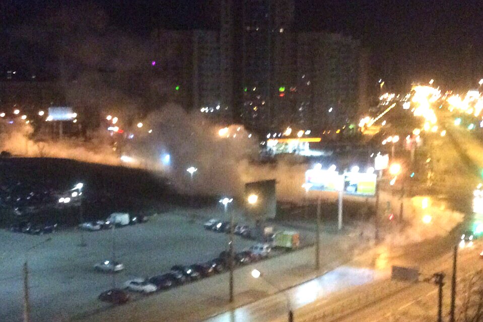 Ремонт закончат не позднее 05:30 8 апреля. Фото: Сообщество «ДТП и ЧП | Санкт-Петербург» во «ВКонтакте»