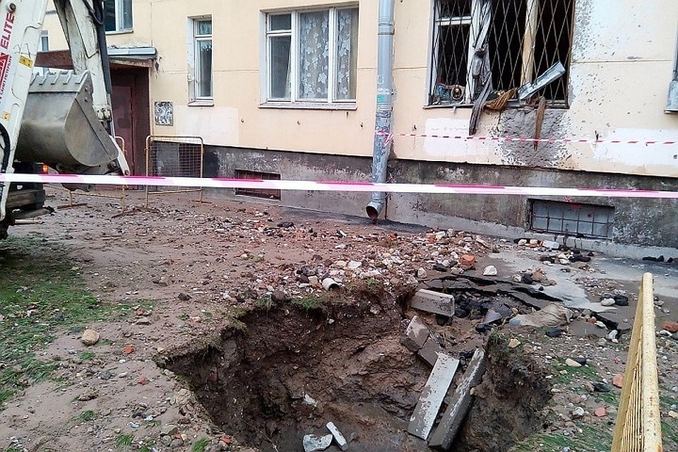 Власти Петербурга помогут семье погибшей, а также жильцам дома на 2-й Комсомольской улице.