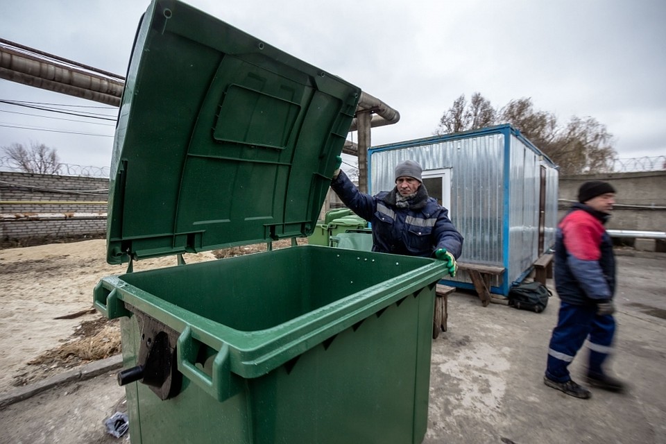 Каждую неделю новых контейнеров становится больше. Фото: УО