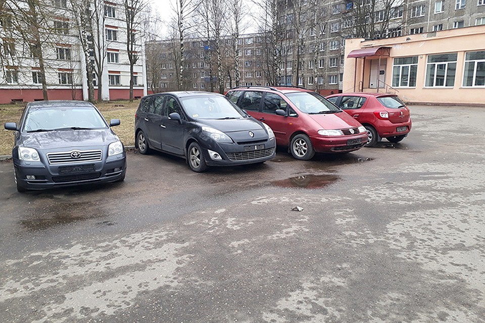 С пяти автомобилей в Полоцке сняли номера. Фото: Вконтакте, "Жалоба Полоцк-Новополоцк".