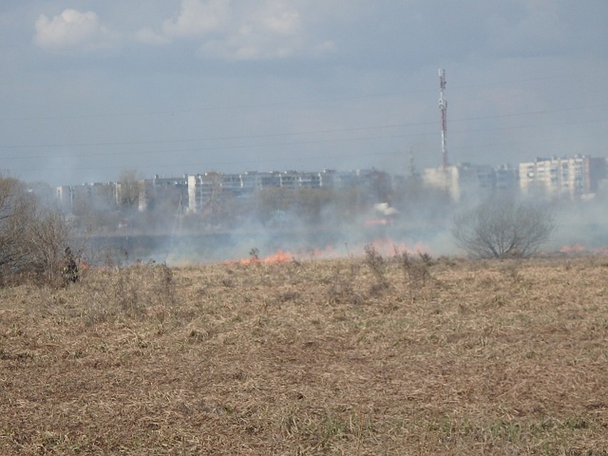 Огонь распространялся очень быстро
