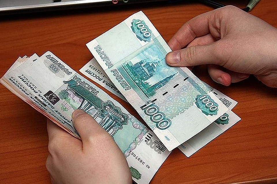 Женщина оплатила 700 тысяч долга, боясь остаться без отпуска.