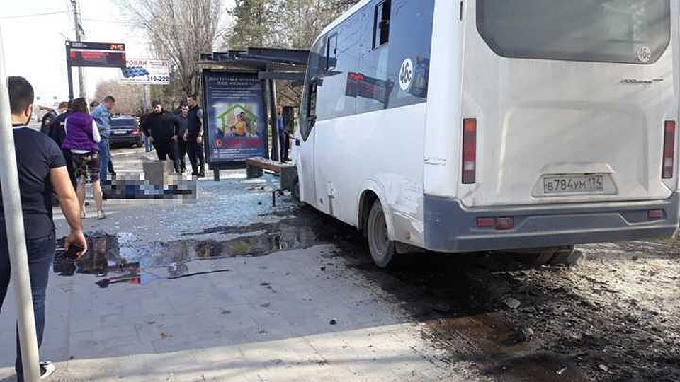 Вот к чему привело бездумное вождение водителя "Хендая". Фото Алексея Шабаршова.