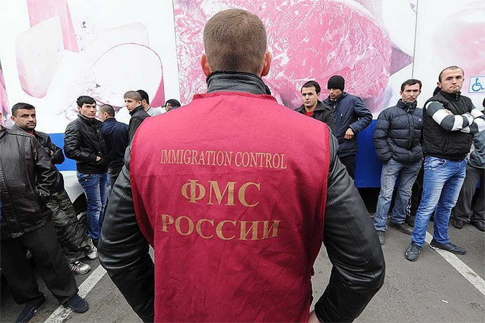 Работников суши-бара выгнали из России за фиктивную прописку.