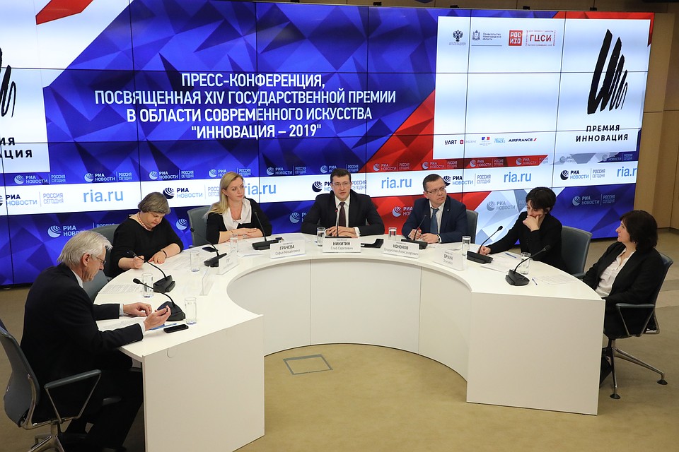 Глеб Никитин и Анна Гор на пресс-конференции в Москве. Фото - Александр Воложанин, газета «Нижегородские новости».