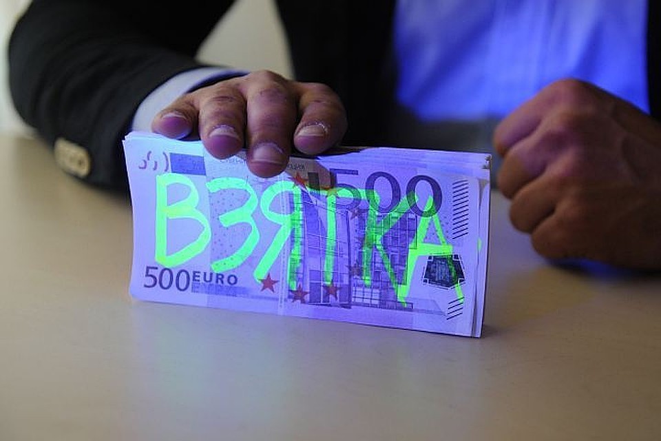 Суд продлил арест обвиняемого во взятке