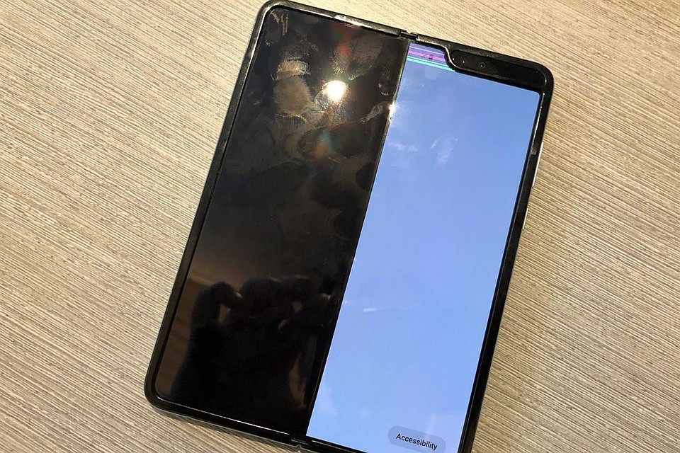 У журналистов, тестировавших Samsung Galaxy Fold, смартфоны перестали работать через пару дней