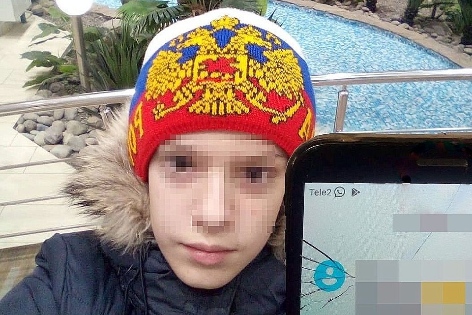 Мальчику разбили в школе мобильный телефон, но никто не хочет нести за это ответственности. Фото: предоставлено героями публикации.