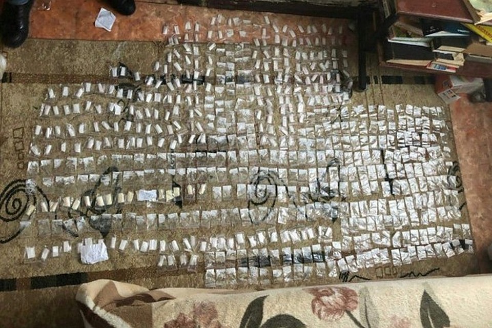 Больше килограмма наркотиков нашли дома у жителя Кемерова. Фото: ГУ МВД по Кемеровской области
