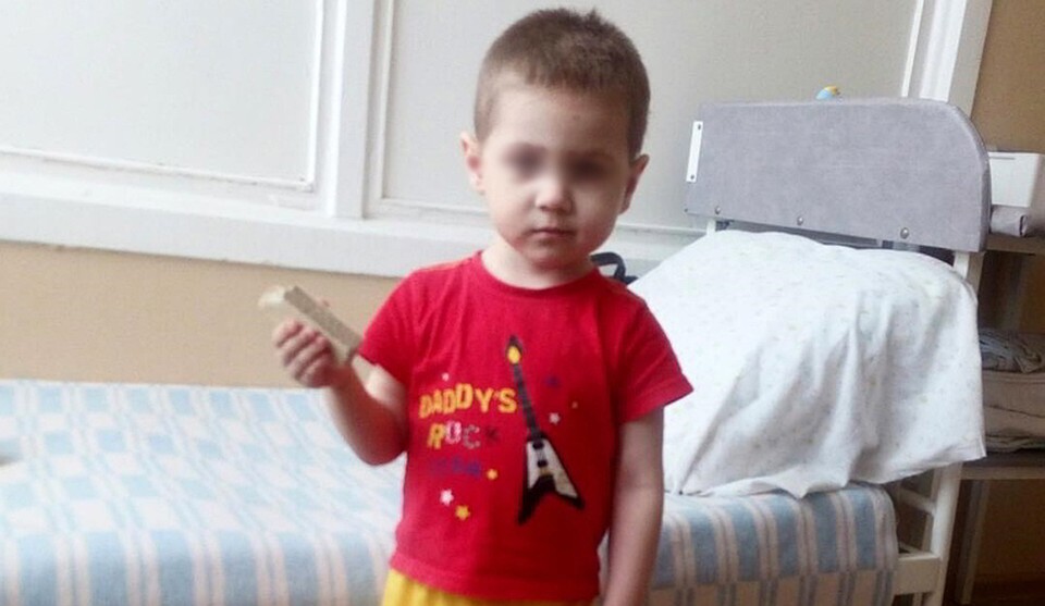 Общительный малыш до сих пор в больнице. полиция проверяет родителей. Фото: cheltv.ru