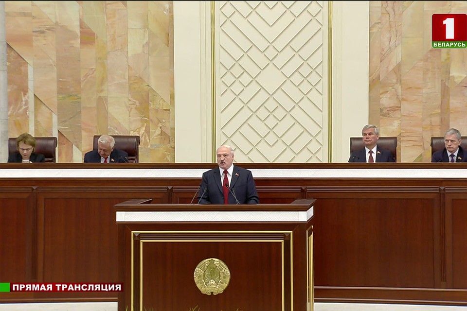 Александр Лукашенко обратился с Посланием к белорусскому народу. Фото: кадр видео / Беларусь 1