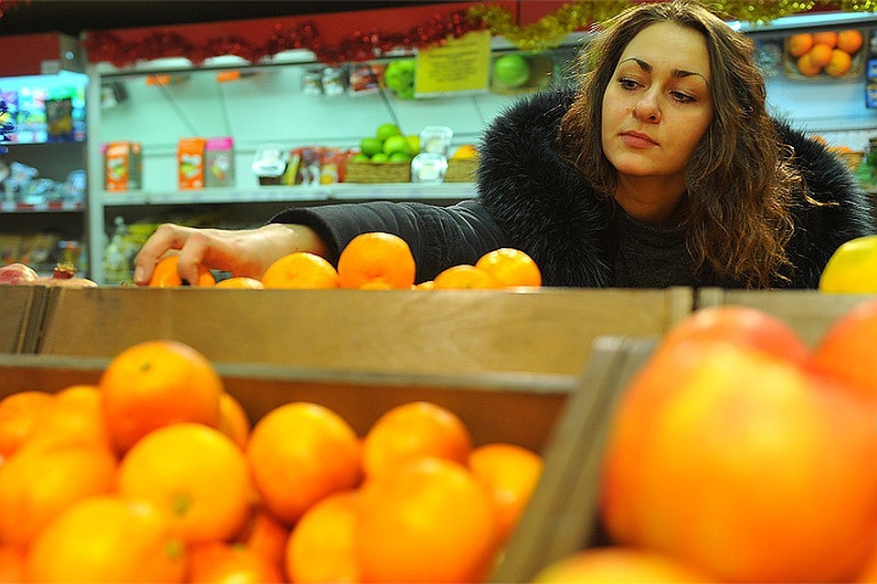 Жителям Торжка продавали просроченные продукты