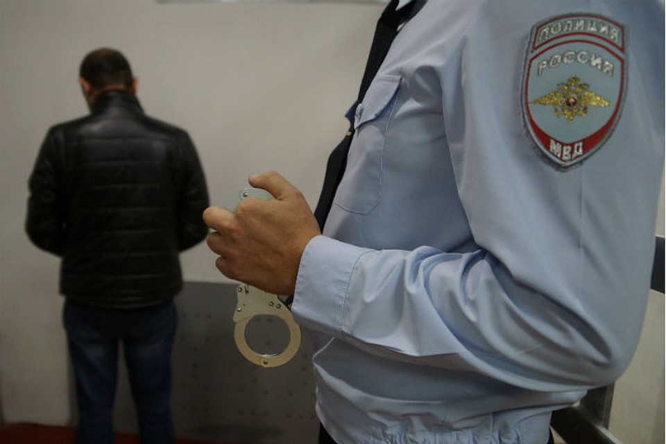 Приставил к горлу нож: иркутянин напал таксиста и угнал его автомобиль, на котором попал в ДТП.