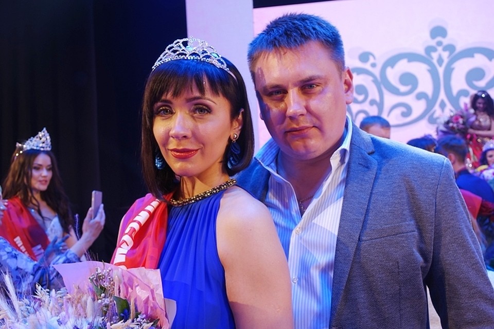 "Миссис "Комсомольская правда" Алина Савина и ее спутник жизни Александр Рыжов.