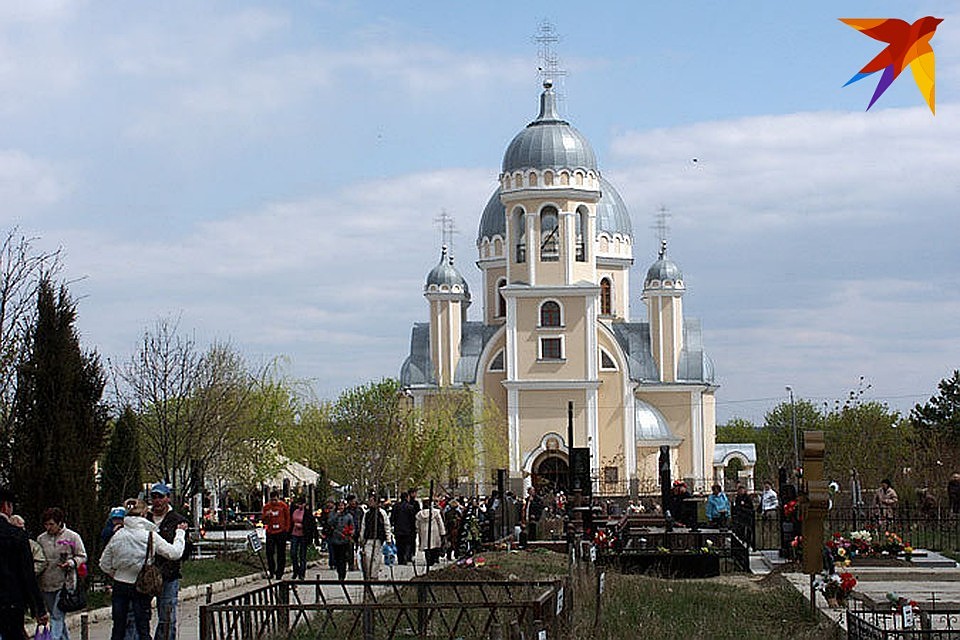 В воскресенье и понедельник на кладбище Дойна будут ездить бесплатные автобусы