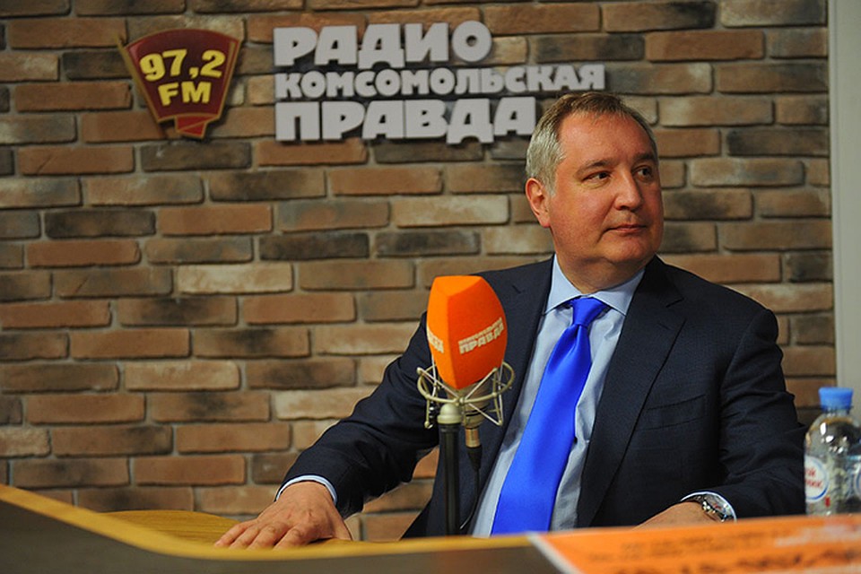 В посткриптуме Рогозин пожелал всего лучшего Лоре - видимо, супруге Ставридиса