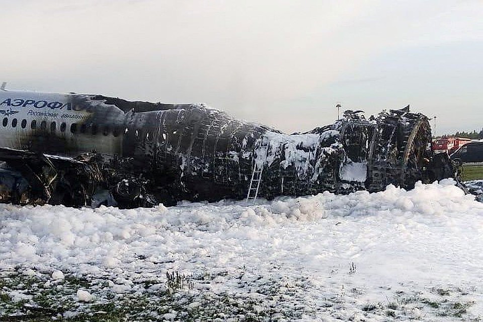 Опубликован список людей, погибших при пожаре в самолете в аэропорту Шереметьево