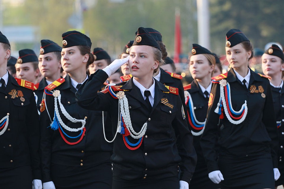 В Барнауле прошла репетиция Парада победы. Фото: Олег УКЛАДОВ