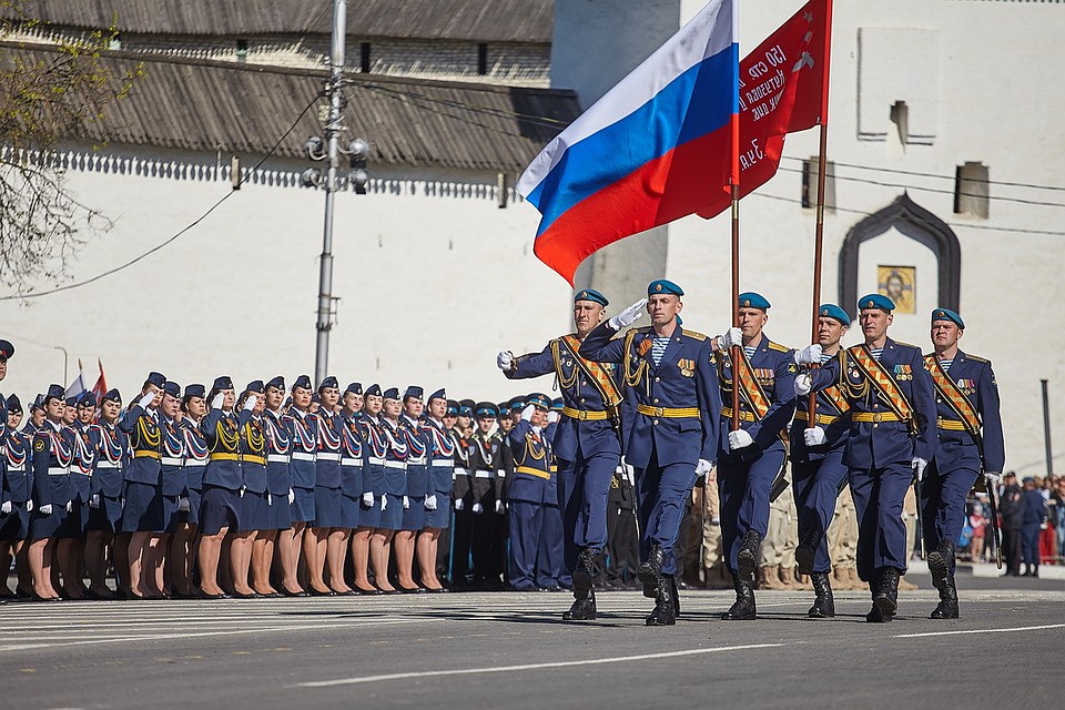 Праздничные мероприятия в День Победы в Пскове и Великих Луках начнутся с парада.