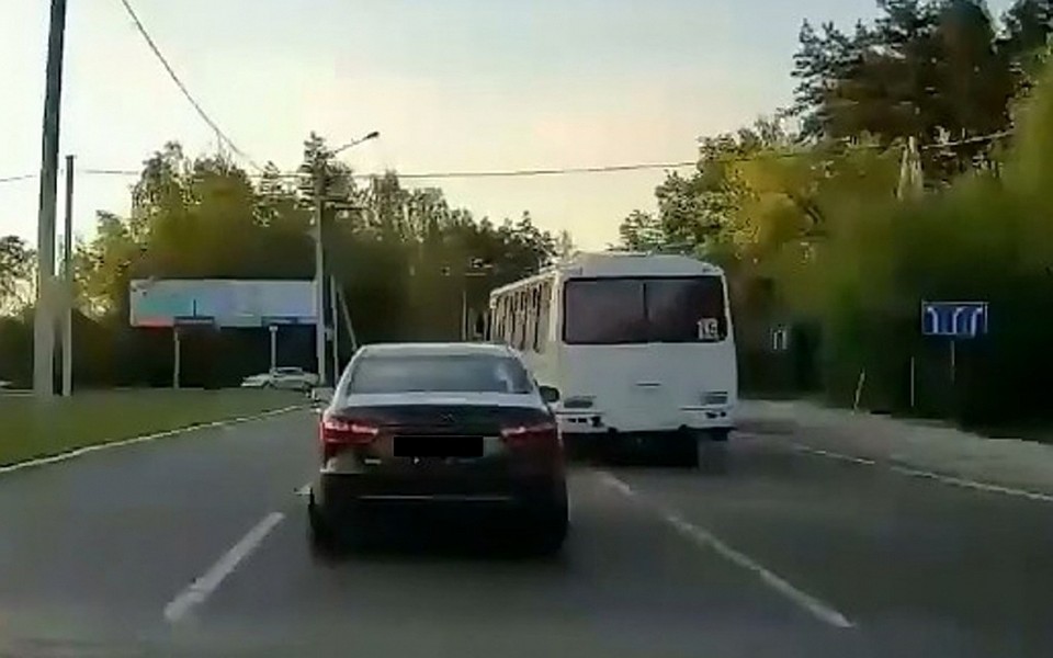 Все случилось 6 мая примерно в 19.00 в районе Юго-Западного кладбища