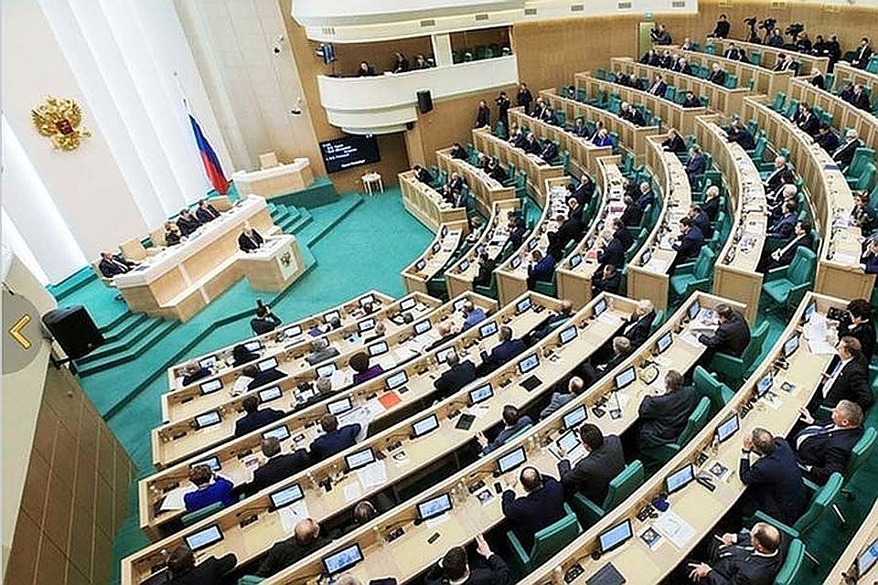 В Совфеде предложили разделить длинные праздничные выходные