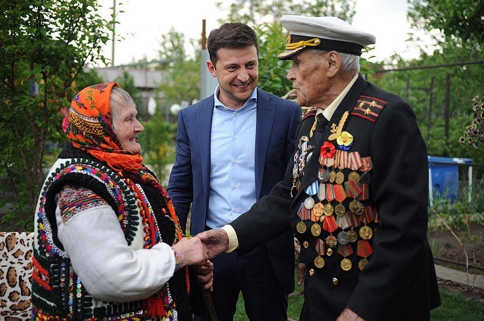 Владимир Зеленский решил примерить... ветерана и бандеровца