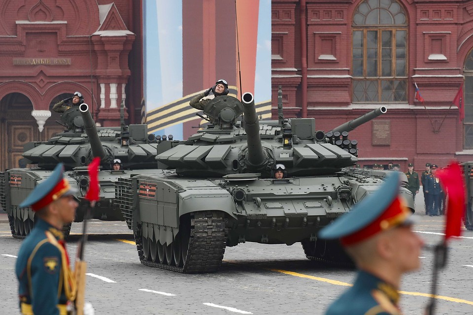 Танк T-72B3 на параде Победы в Москве