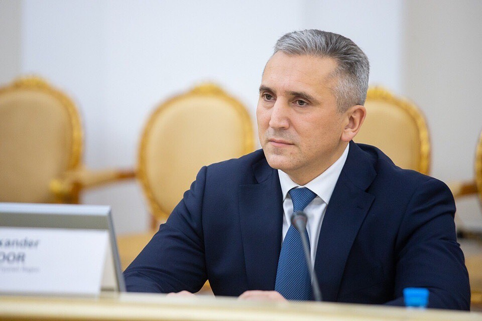 Александр Моор поздравил тюменцев с Международным днём семьи