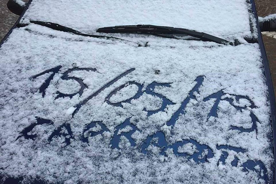 5 мая в Италию пришел арктический циклон с ураганным ветром, ливнем, снегом и градом. Фото: instagram.com/meteoisernia/