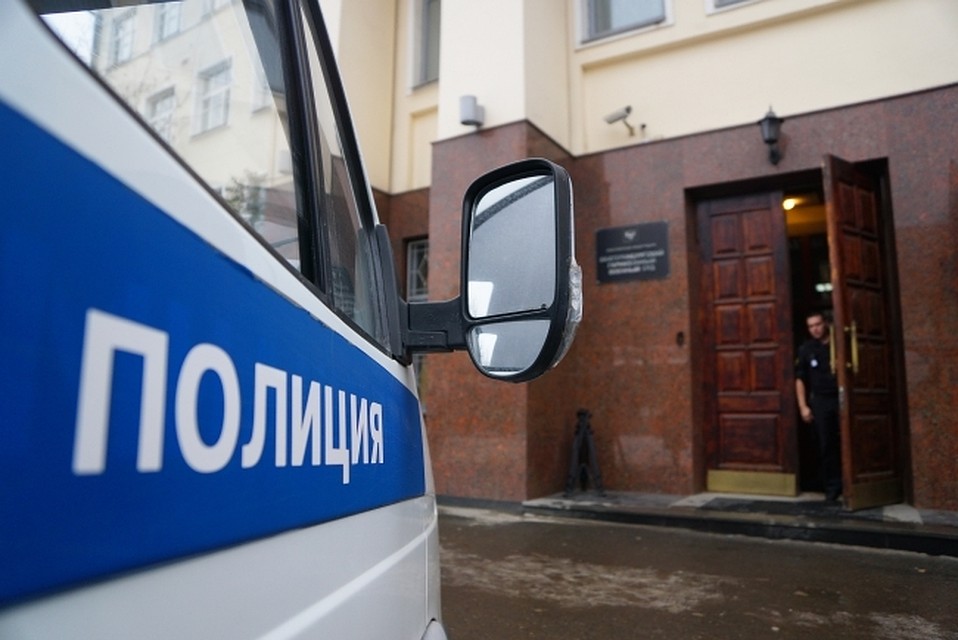 Полицейские вычислили подружек