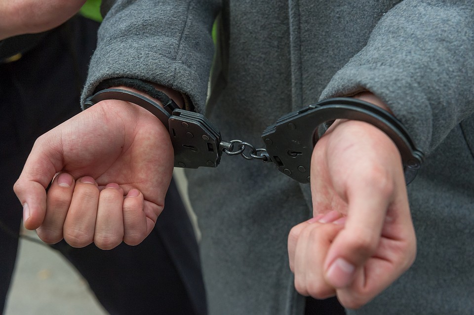 В Петербурге взрослый мужчина сексуально домогался 9-летнюю девочку