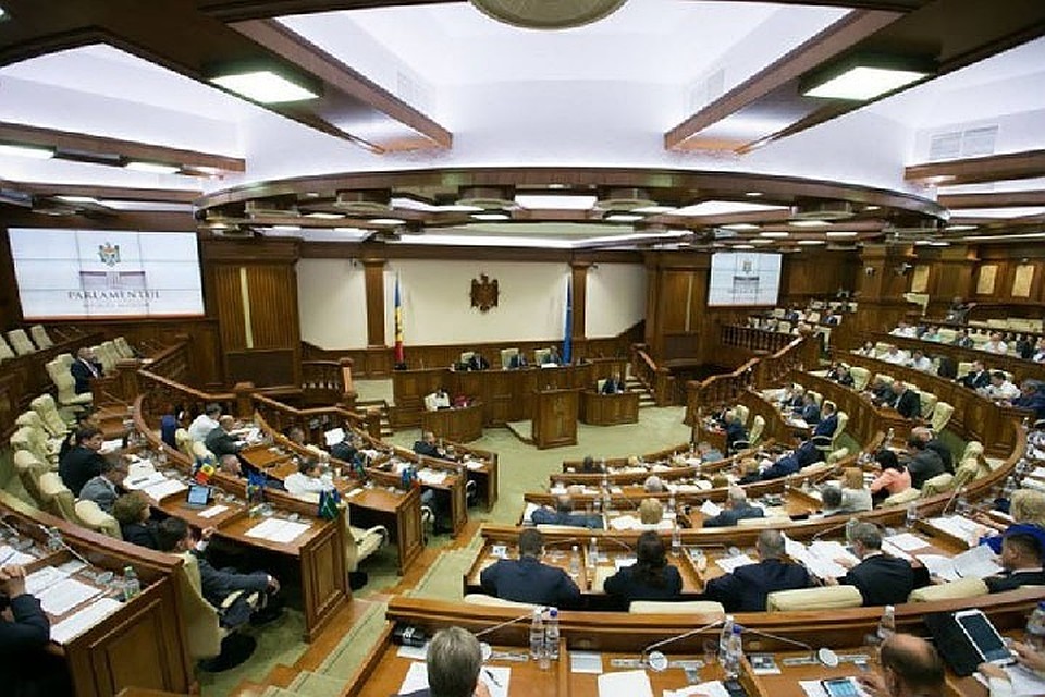 Есть депутаты, которые воспитывают по пять детей