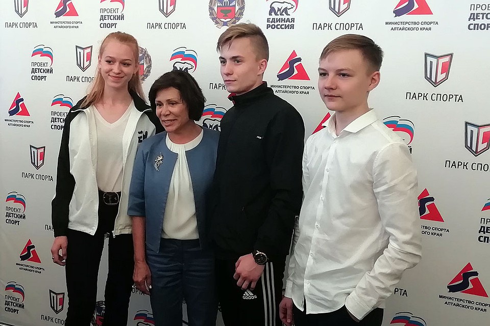 Ирина Роднина на встрече с юными спортсменами