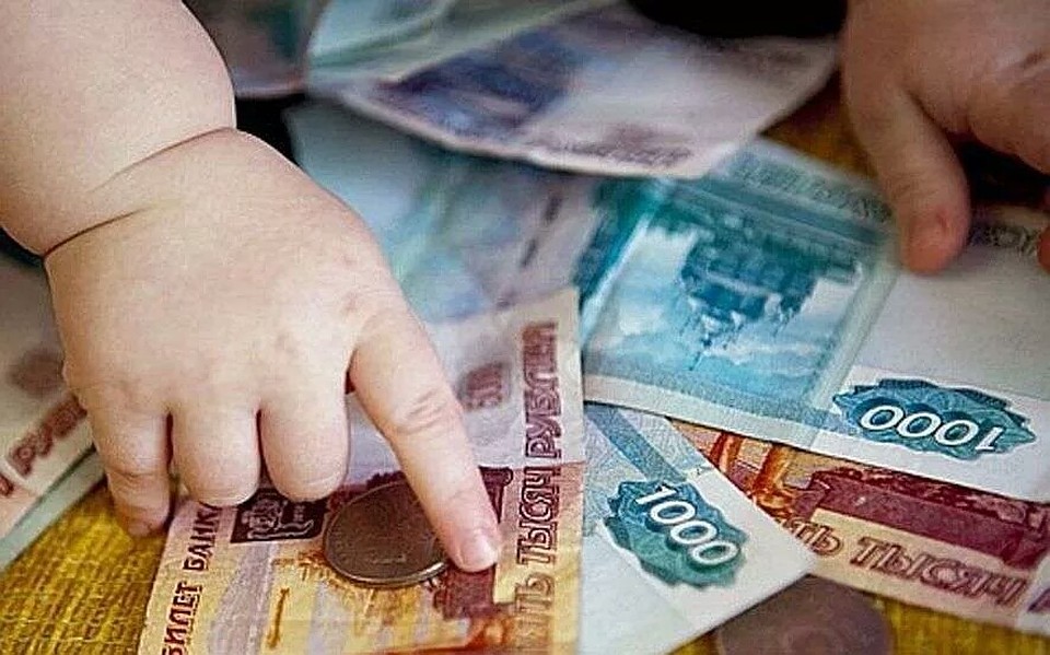 Женщина может быть направлена на исправительные или принудительные работы, арестована, либо лишена свободы. Фото: Пикабу.