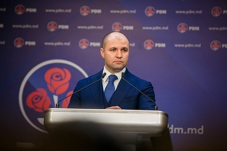 Владимир Чеботароь попросил подождать.