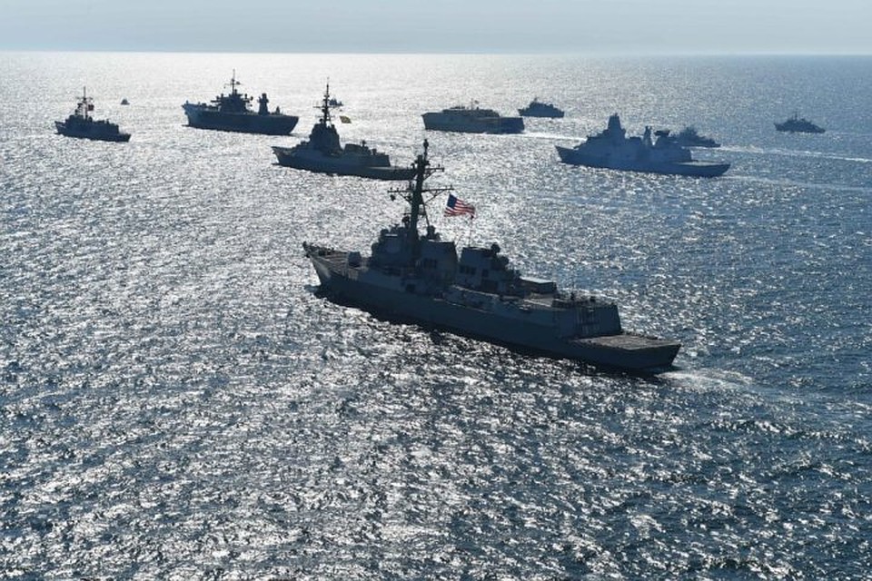 На Балтике оказалась сосредоточена целая армада: не менее 44 надводных боевых кораблей и две субмарины.
