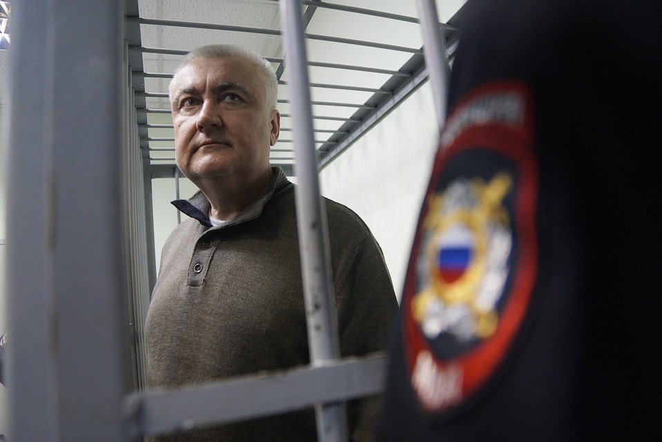 Рядом с телом Миронова нашли револьвер, на ношение которого у него не было разрешения
