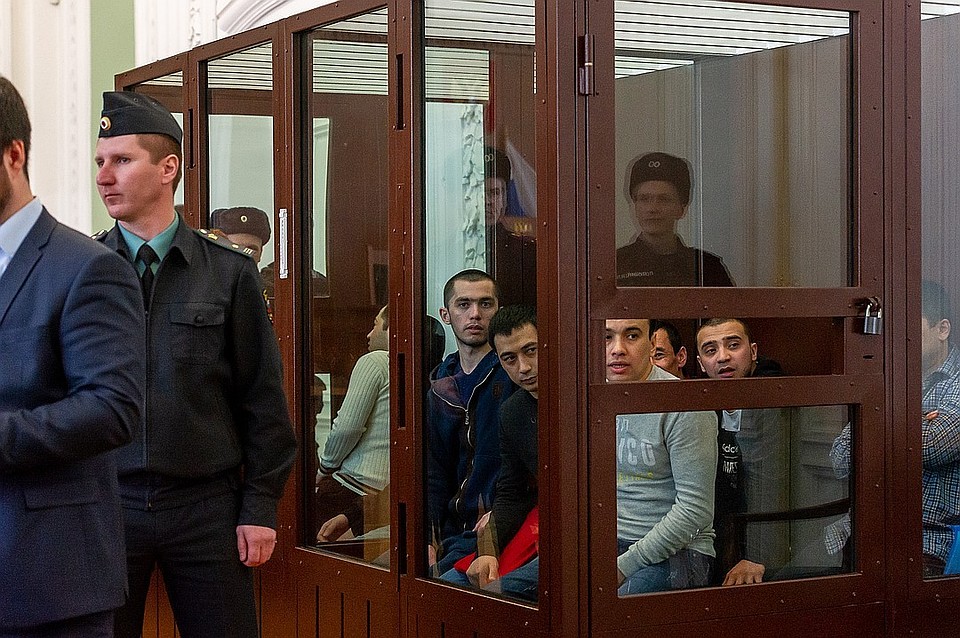 На скамье подсудимых остаются 11 человек.