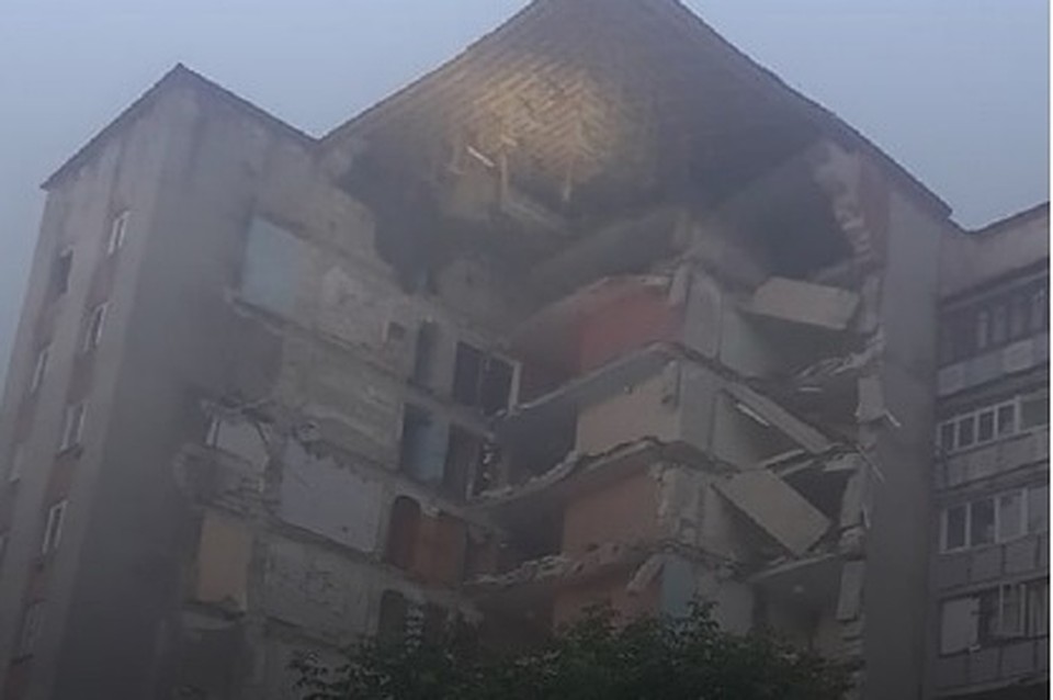 Под завалами могли остаться люди.
