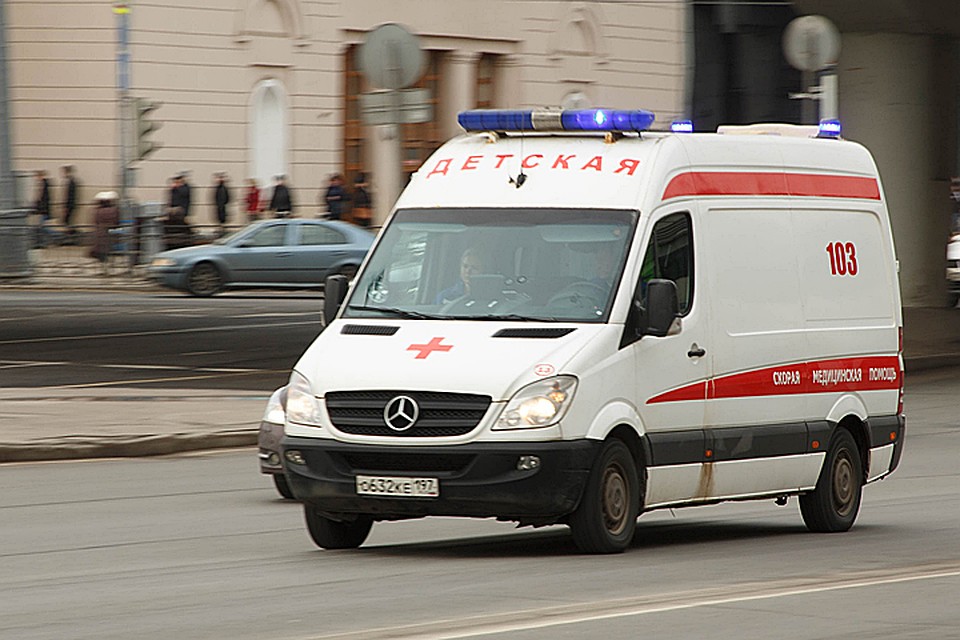 Девочек забрали в ближайшую больницу, где проверят их здоровье