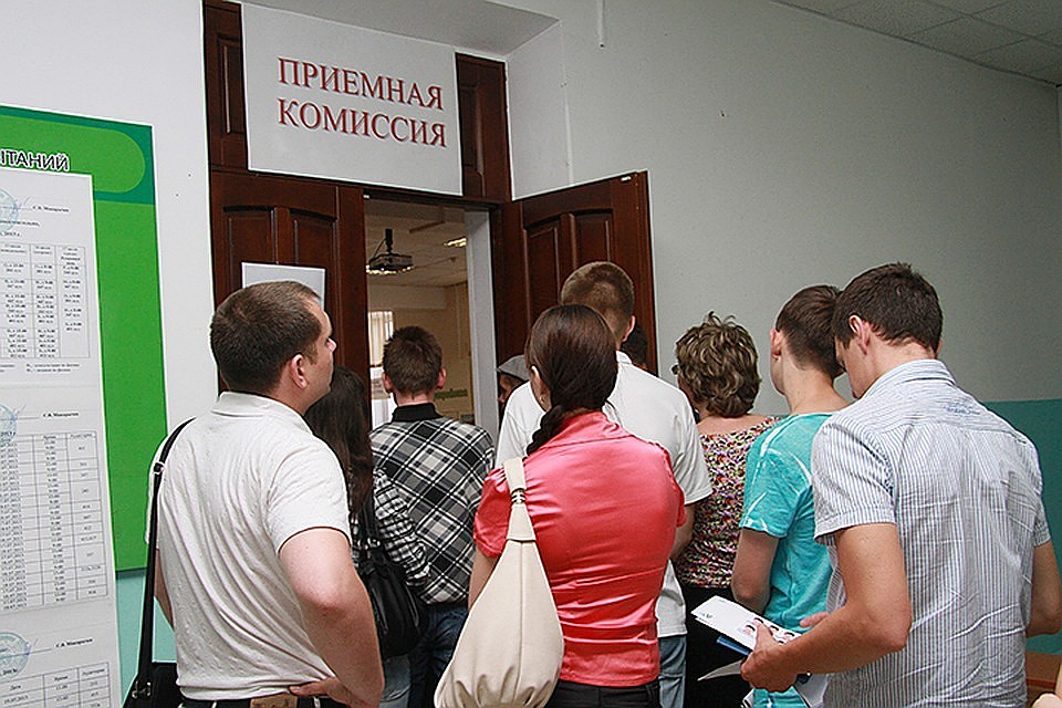 Петербургские вузы готовятся принять на бюджет 27 тысяч абитуриентов.