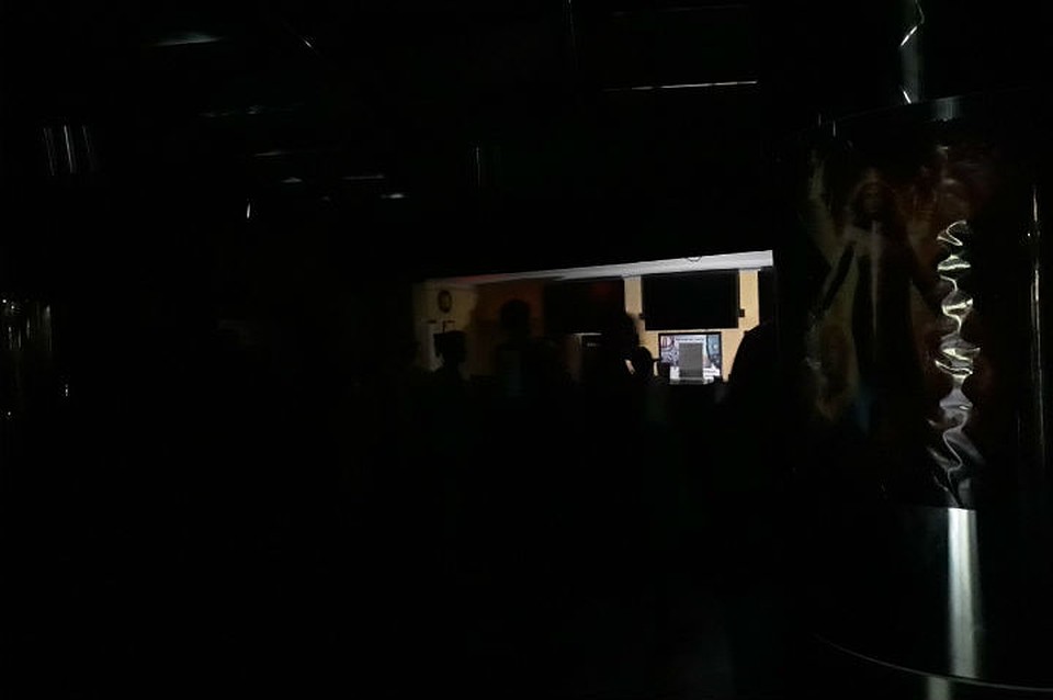 В Петроградском районе Петербурга пропало электричество